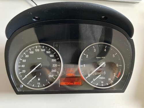 BMW Tacho Kombiinstrument 58224 km X1 E84 und 3er E90, E91 und E92, E93 Benziner