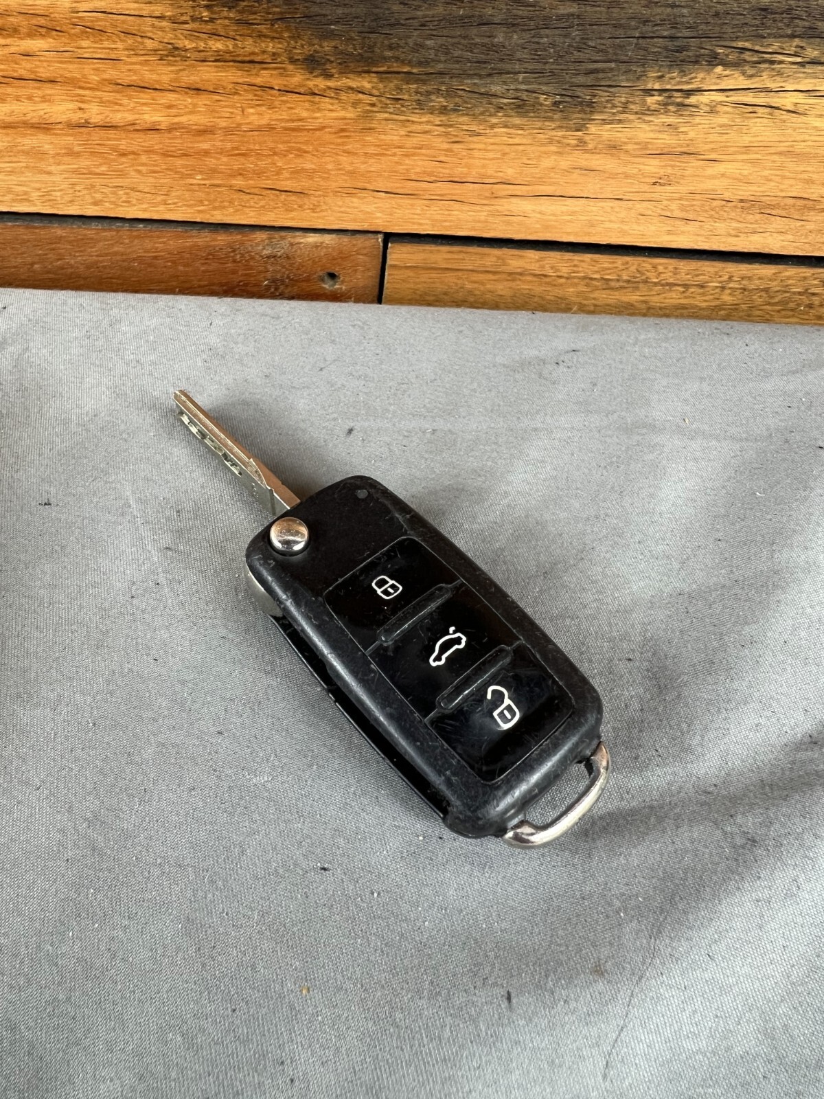 Volkswagen 5K0837202AE Black Wireless 3-Button Keyless Entry Car 