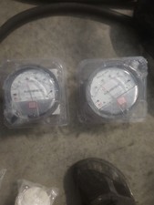 Dwyer Magnehelic Pressure Gauge 0-50 Inches Water Max Pressure 15 PSIG 100 kPa 