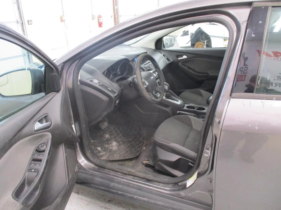 Ford Focus 2013 Seat Belt DM5Z54611B08DB 2004 Foto 2 de 4