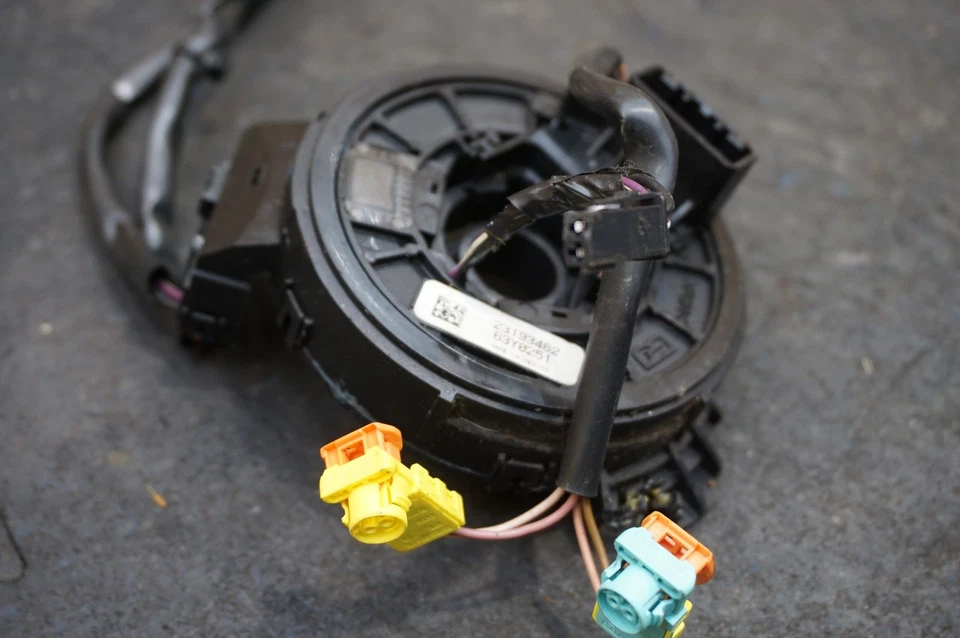 Катушка часовой пружины рулевой колонки 23193462 от оригинального производителя Cadillac Escalade ESV 2015-18 - Изображение 4 из 4