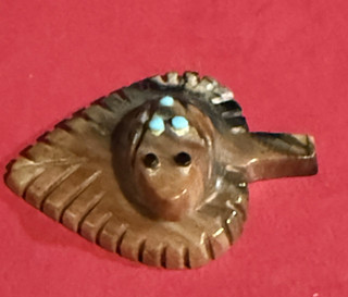 Fine Zuni Pueblo Frog on Leaf Fetish Carved Tyrone Poncho Native American Mini 1