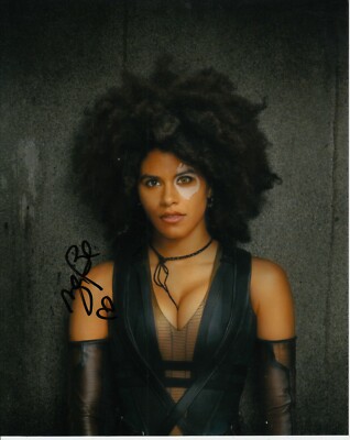 ZAZIE BEETZ SIGNIERTES DEADPOOL FOTO UACC REG 242 (2)