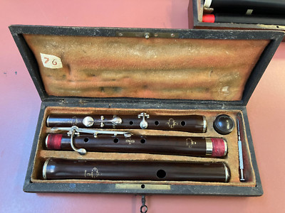 ORIG  5-KEY ANTIQUE FLUTE GODFROY  1860 - 1880 ( ? ) , CASE, NEW PADS.