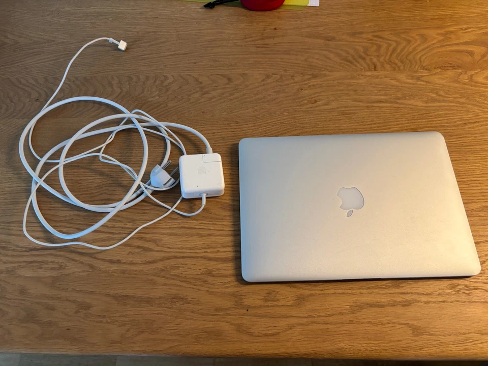Apple Macbook air 13 Intel Core i5 - Bild 2 von 4