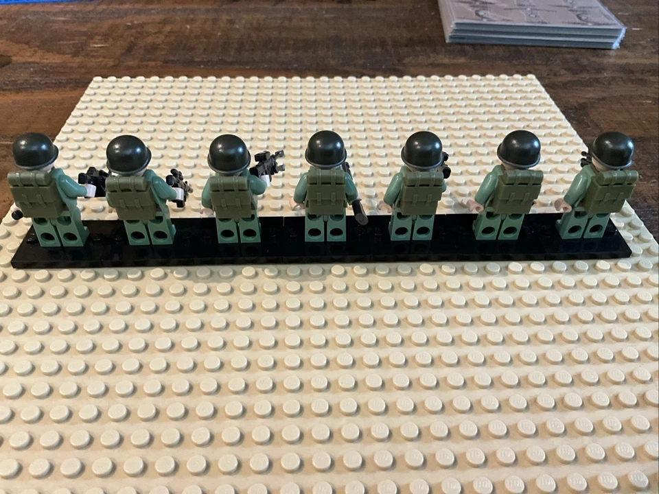 LEGO WWII U.S. Marine Minifigura Lote De 7, Auténticas LEGO, Armas BrickArms Foto 4 de 4