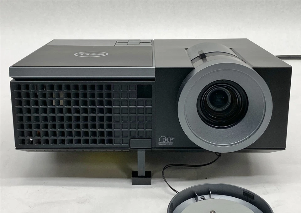 Dell 4220 XGA 1024x768 DLP Projector 4100-Lumens *Operating Hour 349hr w/ Remote - Image 2 of 4