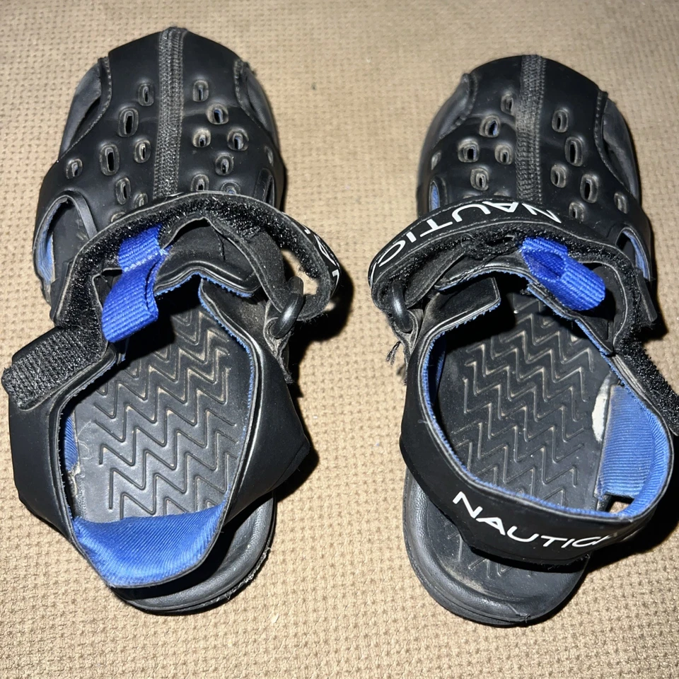 Nautica Toddler Boy's Sandals Size9 with Adjustable Strap - Image 2 of 4