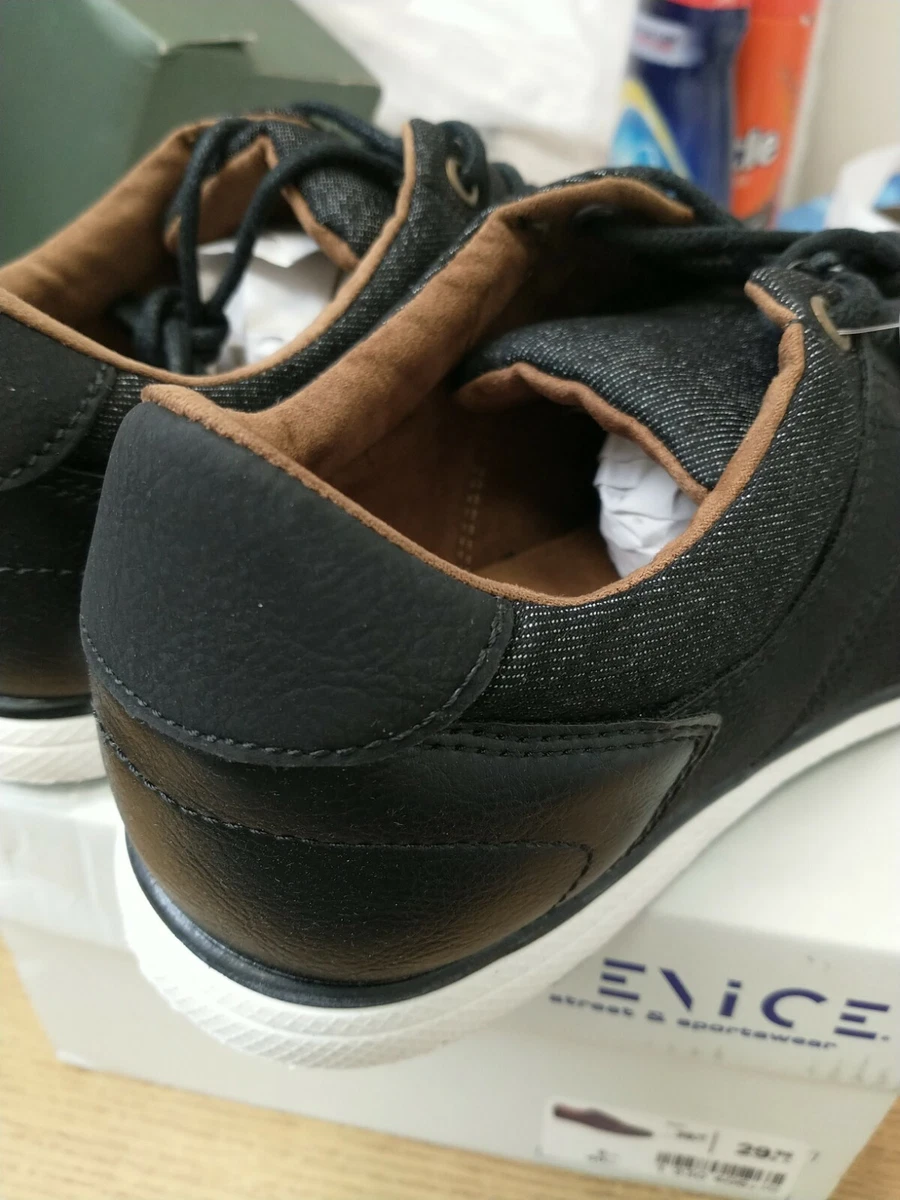 Venice St Sportswear . Black Men s Size 6. New With Defects