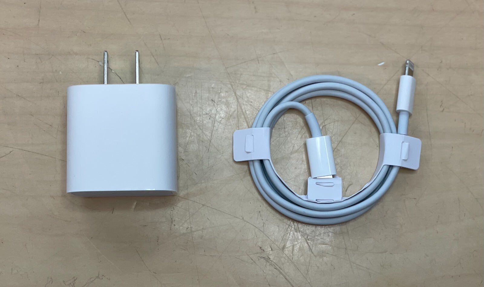 Apple 20W USB-C Power Adapter and Lightning Cable (043)-image