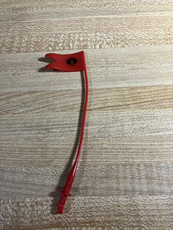 "Vintage" GI Joe Stun Assault Vehicle RED FLAG" Original Part 1986 - Image 4 of 4