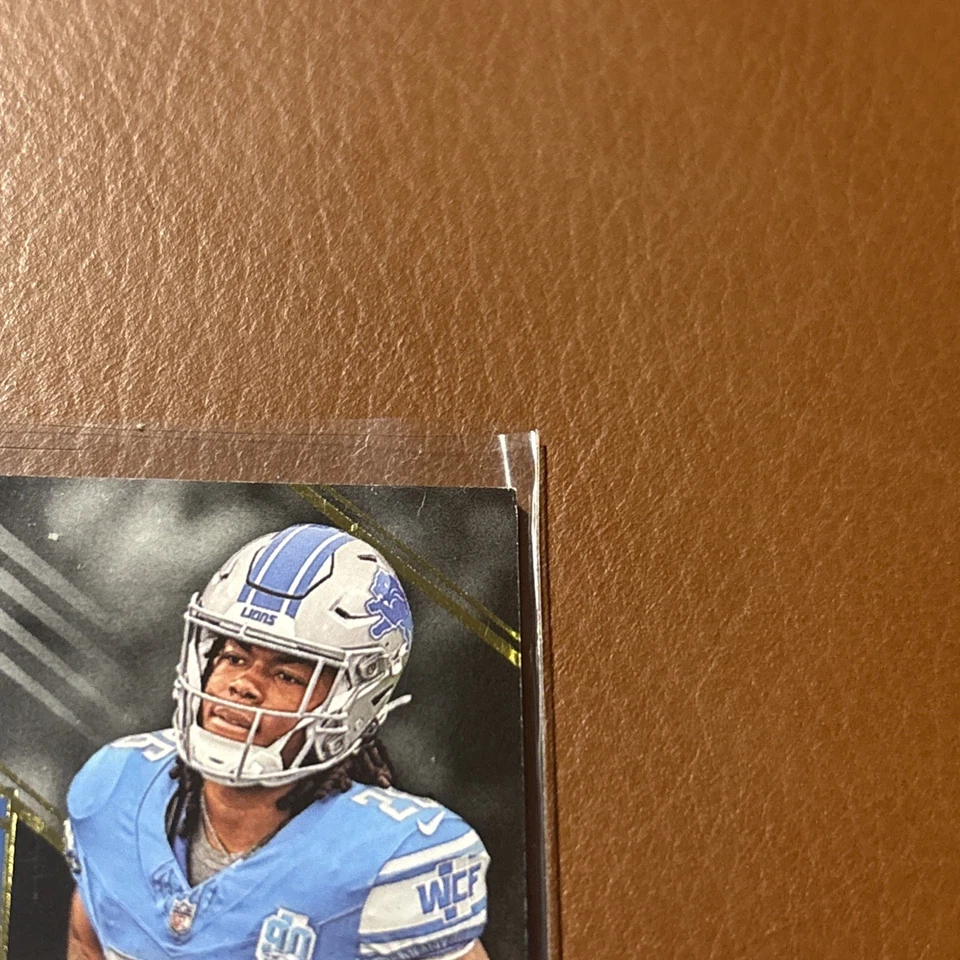 2023 Panini Limited - Jahmyr Gibbs #LP-JG /200 (MEM, RC) Poor Condition  - Image 3 of 4