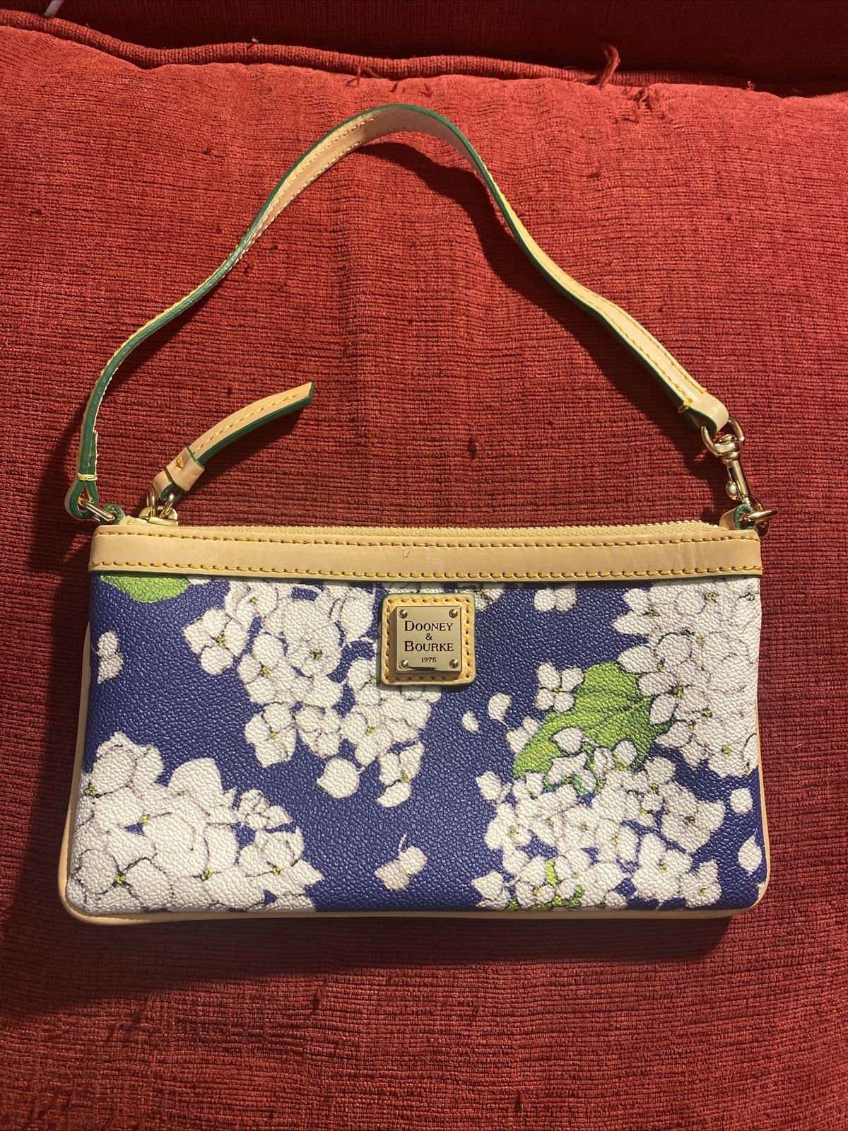 dooney and bourke hydrangea wallet