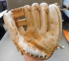 Wilson Baseball Softball Glove A2260 Fred Lynn Signature Model RHT