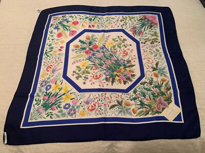 GUCCI V. Accornero Floral Pattern Scarf 100% Silk 34