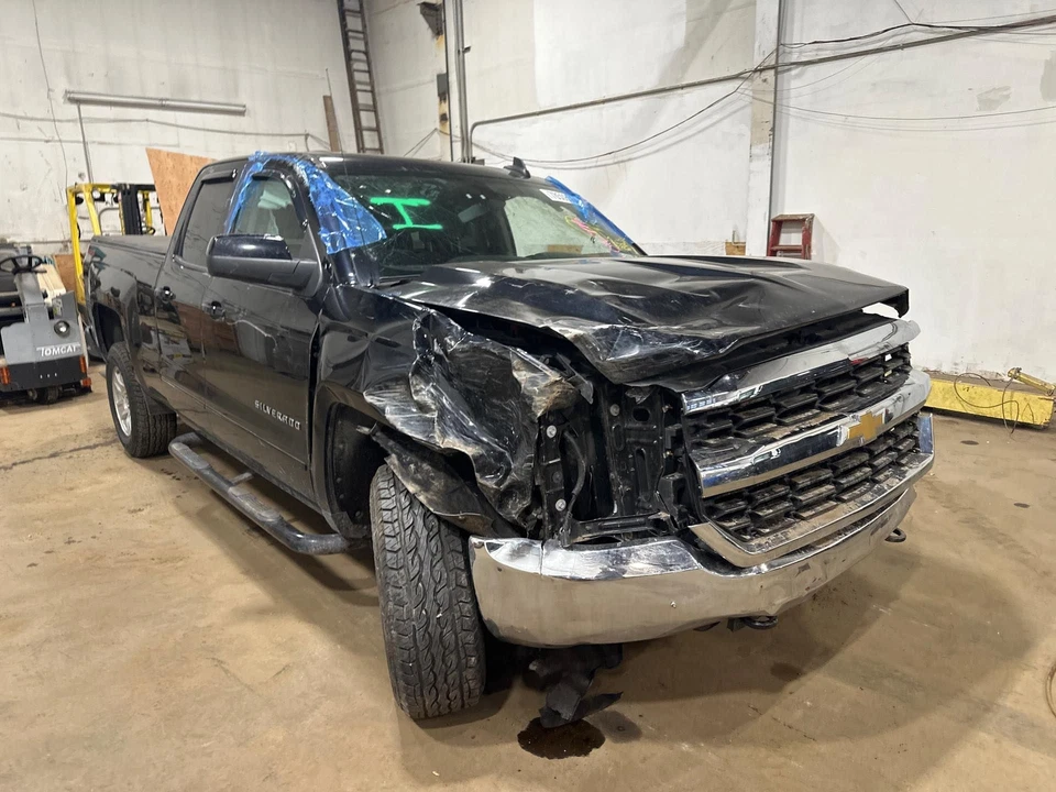 Conjunto de filtro de aire usado se adapta a: camioneta Chevrolet Silverado 1500 2018 grado A Foto 2 de 4