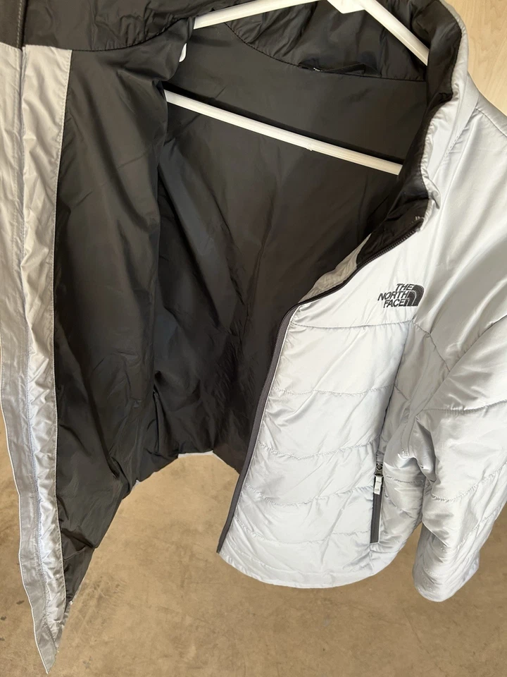 The North Face Jacket Size Men Large Grey Gray Silver Puffer 61661 F15 30516 - Image 4 of 4