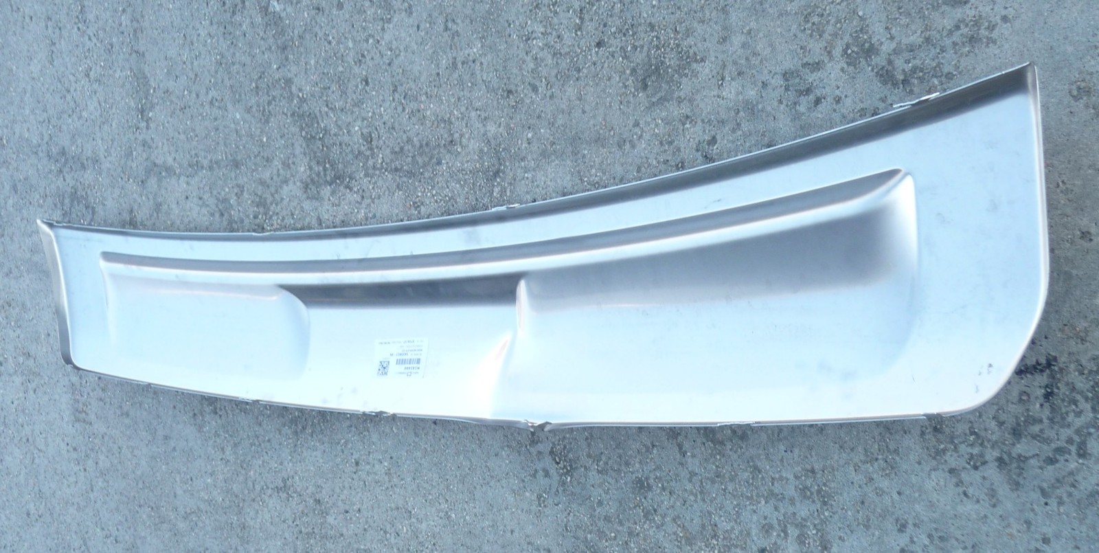 2025 Rolls-Royce Cullinan RR31 Rear Bumper Trim Panel Skid Plate 5A55817-04 OE