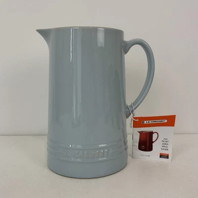 Jarra de gres Le Creuset 1,5 L azul pálido nueva con etiquetas - Imagen 1 de 4