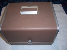 VINTAGE ARGUS 35MM SLIDE PROJECTOR - BULB AND FAN TESTED - SLIDE TRAY AND BOOK