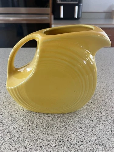 Fiesta 30 Oz Yellow Juice Pitcher Homer Laughlin Disc Pitcher - Retired Color