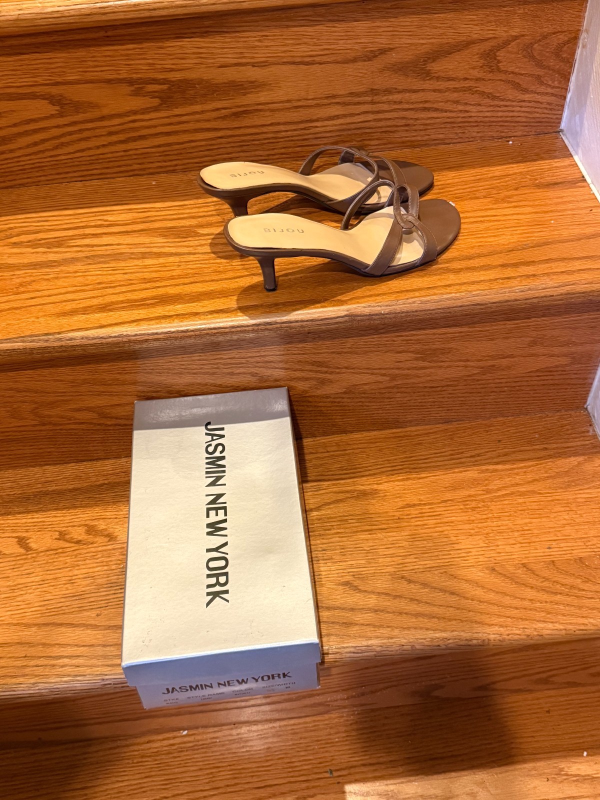 Jasmin New York “Trudy” Women’s Strappy Sandals Size 8.5 M Bijou Kitten Heel