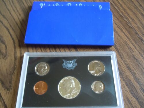 1969 Proof Set Original Blue Box 5 Coin US Mint 40% Silver Half - Picture 3 of 15