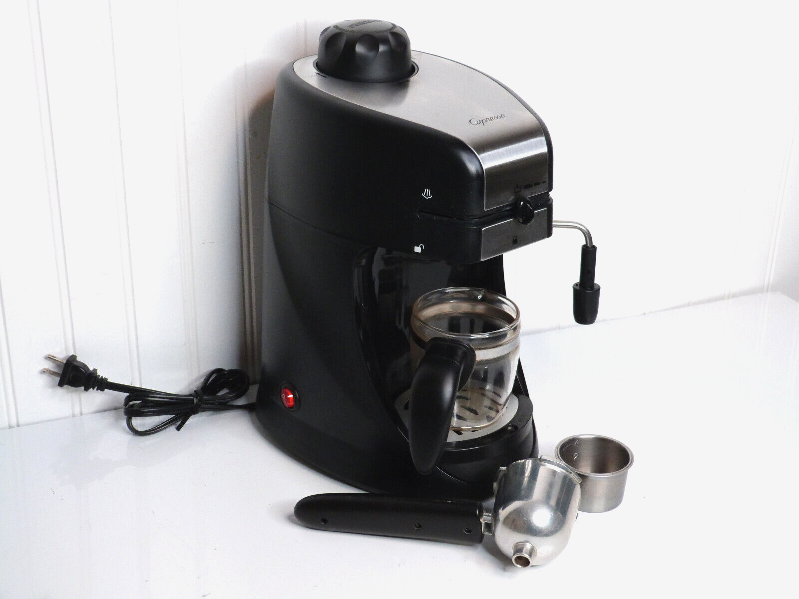 Capresso Steam Pro Espresso & Cappuccino Machine 4 Cup Glass Carafe