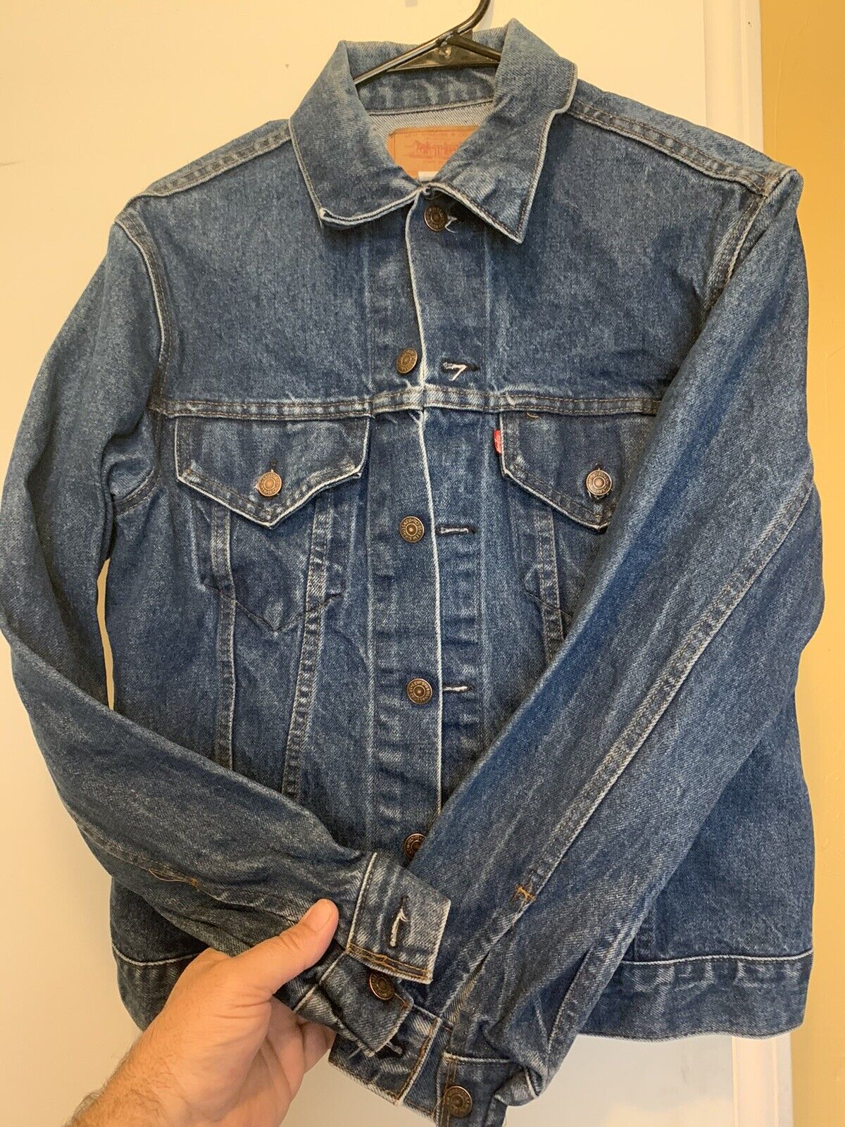 Vintage LEVIS Denim Jean Truckers Jacket 70505-0217 sz 40 Medium 