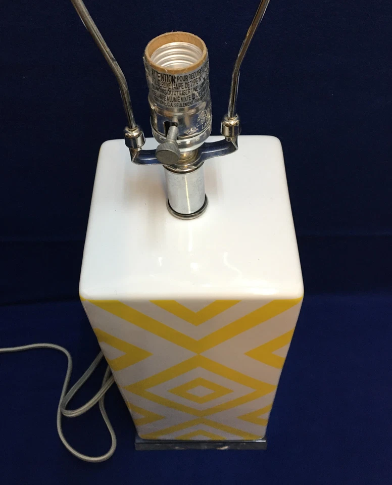 Lámpara Safaviech Cerámica y Acrílico Moderna Contemporánea Blanca Con Diamantes Amarillos Foto 4 de 4