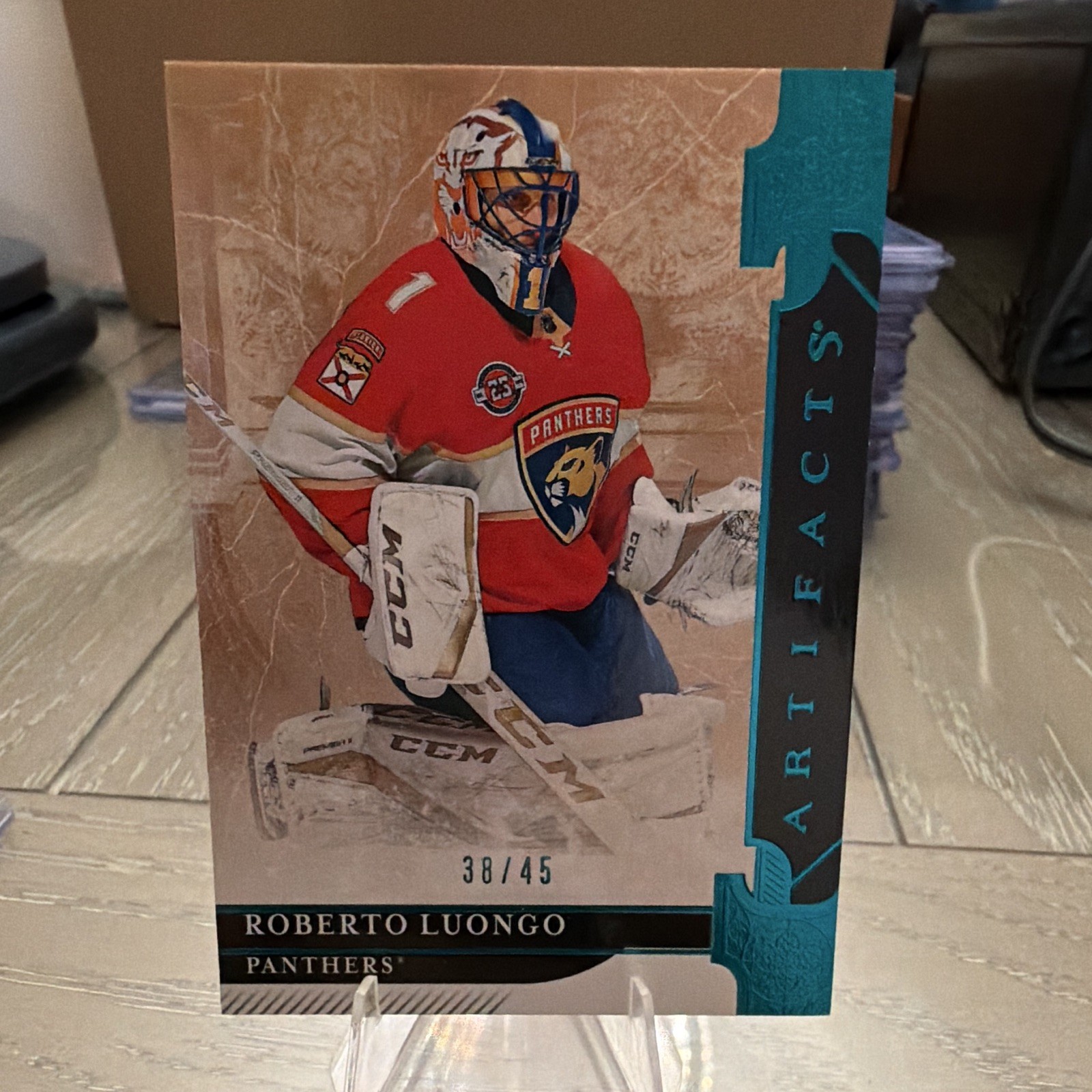 Upper Deck 2019-20 Artifacts Roberto Luongo Panthers I22 Serial #38/45 Insert