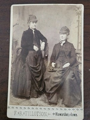 Hawarden Iowa Cabinet Card-Ladies w Alpine Herringbone Ski Riding Hunting Hats