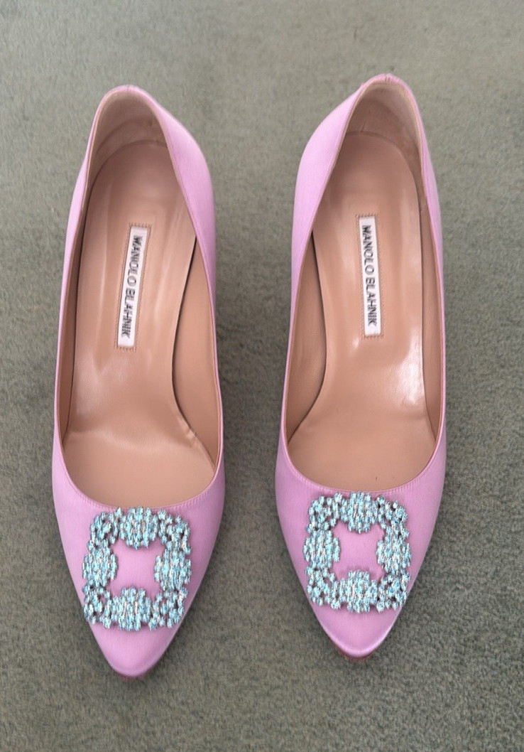 Manolo Blahnik Hangisi Pink Satin Court Heels UK 7 EU 40 Pointed Stiletto