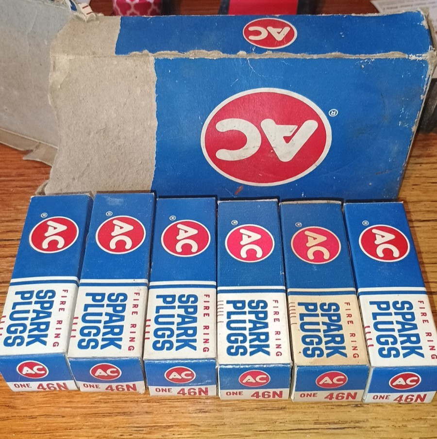 NOS AC GM Fire Ring 46N Spark Plugs 5612630 Box of 6 With Washers