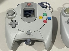 2x Sega Dreamcast Controllers Pair White lot set NTSC SEGA HKT-7700