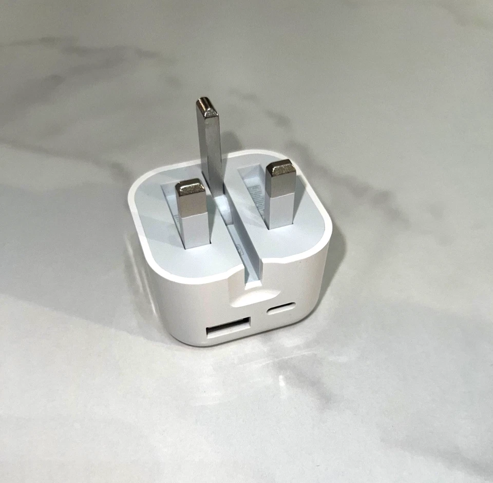 FAST CHARGING Dual Port Plug 35W - Type C & USB A Charger Adapter for UK Devices - Image 4 of 4