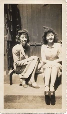 HOW THEY ROLLED 20th Century Women FOUND PHOTO Black And White ORIGINAL 410 47ZZ