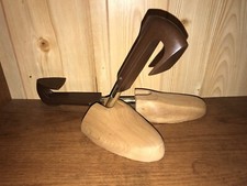 Vintage Pair of Cedar Wooden Shoe Forms Stretch with Plastic Handles Unmarked
