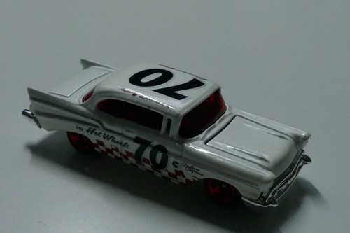 1957 Chevy Coupé weiß rot kariert, Hot Wheels, 2008, gebraucht, 1:64, Motorhaube