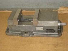 KURT ANGLOCK 4" MILLING MACHINE VISE w/ NEW JAWS - #D40