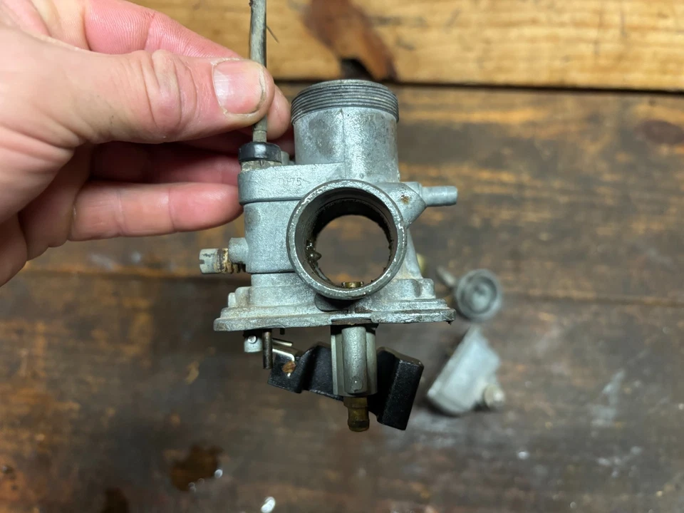 Carburador Kawasaki KD175 corpo carb Mikuni D175 KD 175 - Imagem 2 de 4