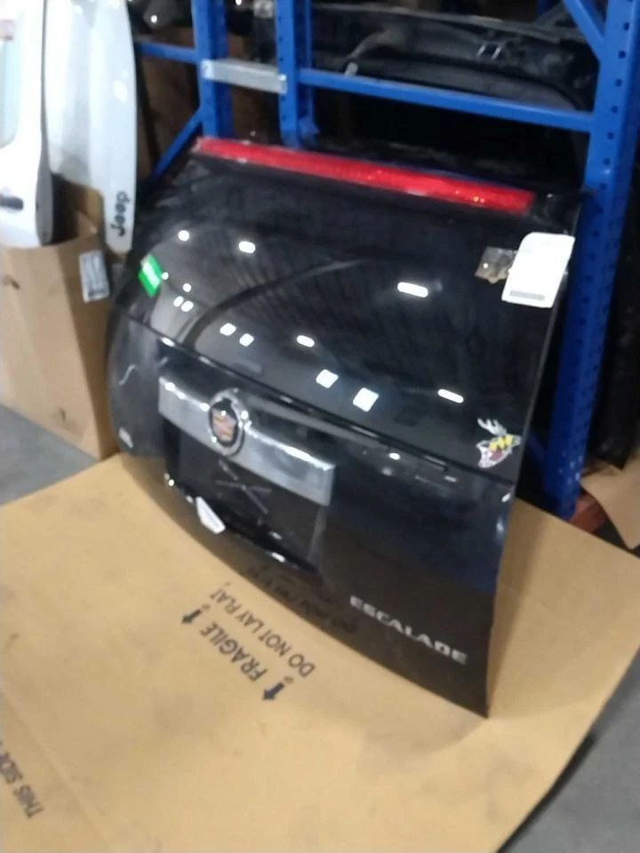 Trunk/Hatch/Tailgate Fits 07-14 ESCALADE 528995 - Image 3 of 3