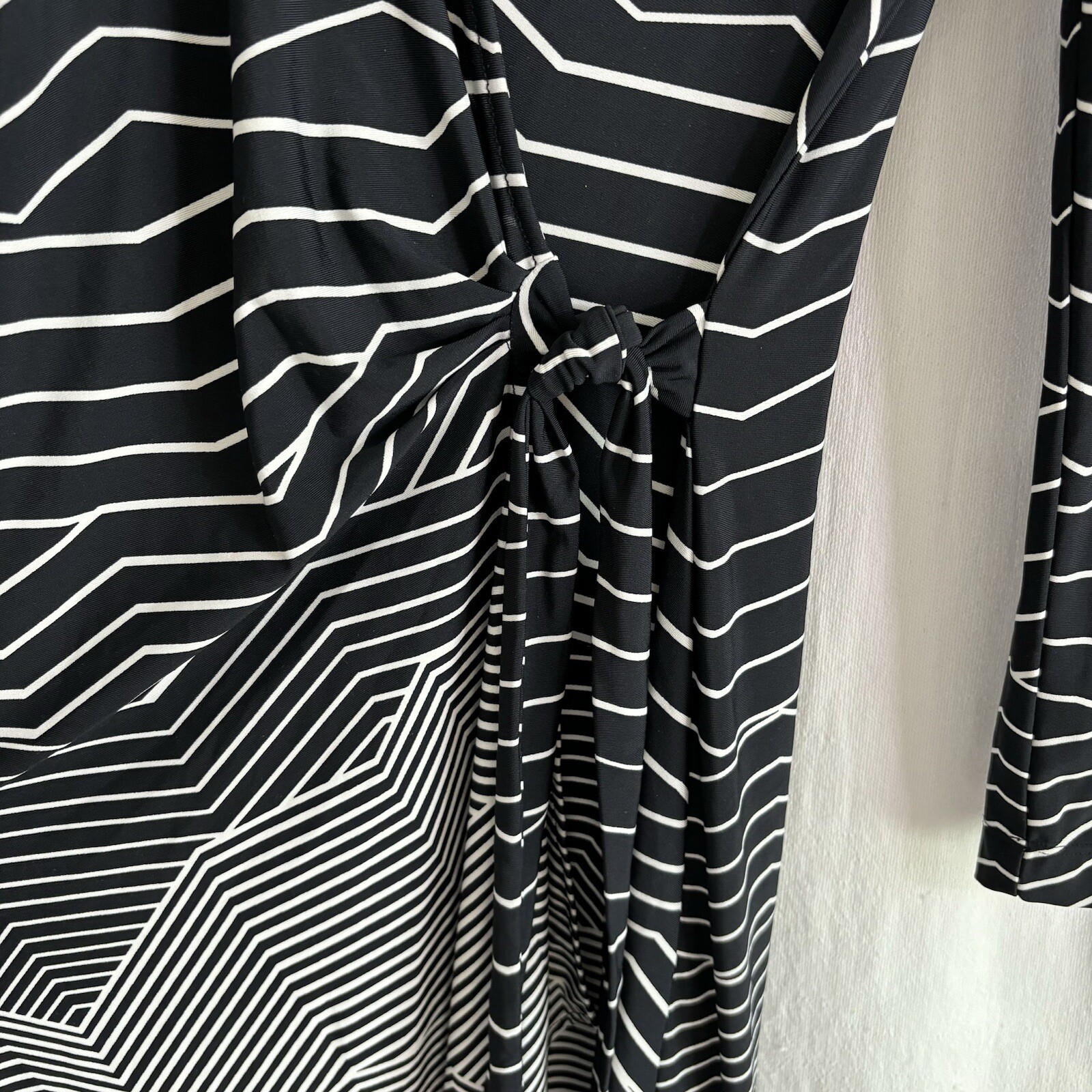 BCBG MAXAZRIA “Adele” Black & White Geometric 3/4… - image 7