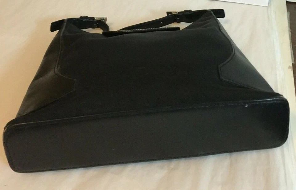 Bolso de Mano Cole Haan Negro Lino y Cuero, Ajustable sobre el Hombro    Foto 4 de 4