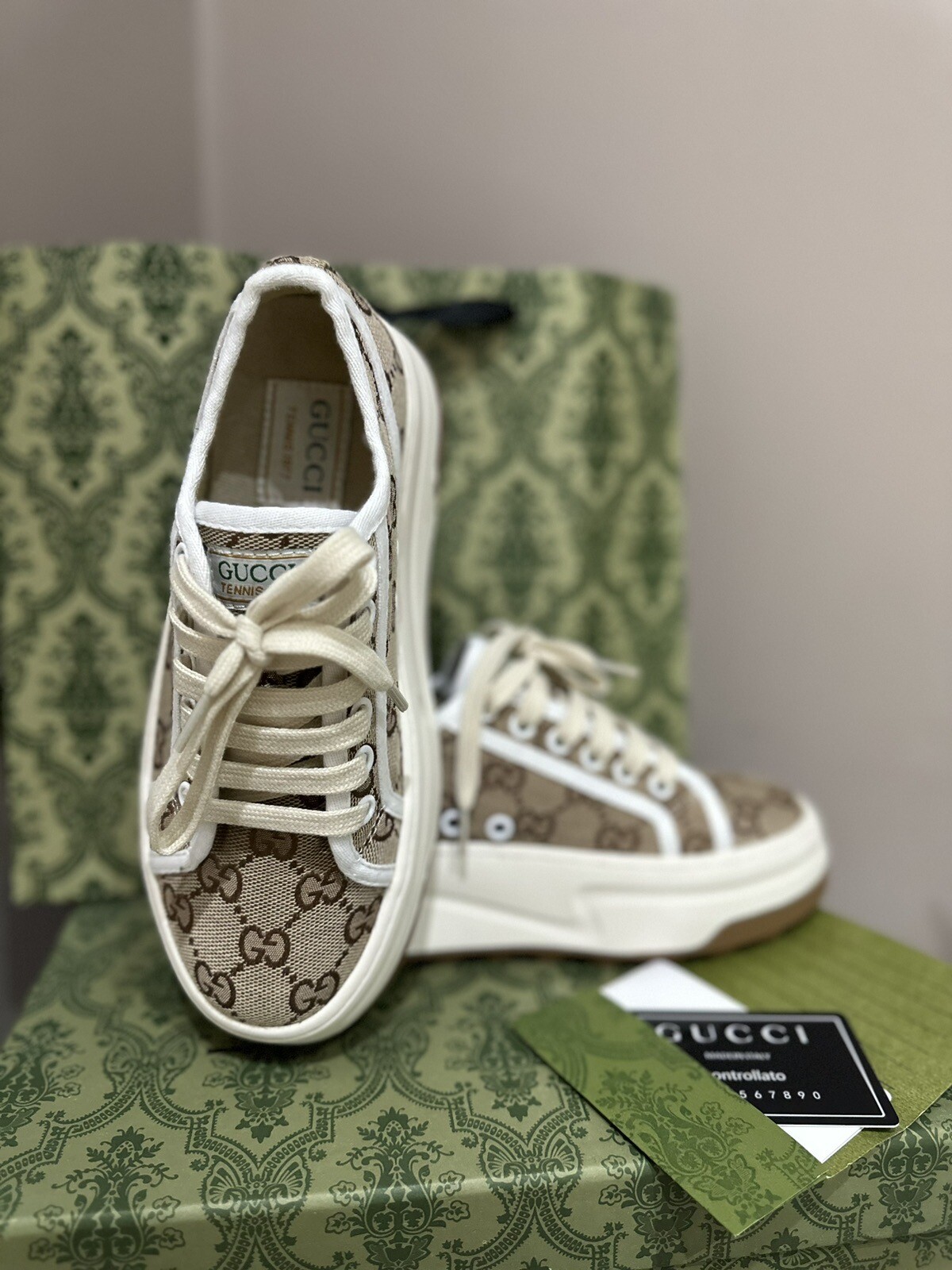 NEW WOMENS GUCCI TRAINERS complete set (box, package and documents) eBay