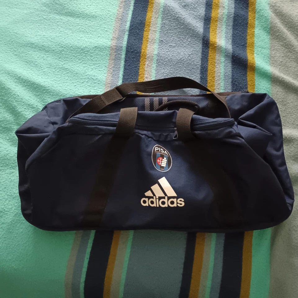 ADIDAS PISA SC BAG ORIGINAL RARE SIZE L GOOD CONDITION - Image 2 of 4