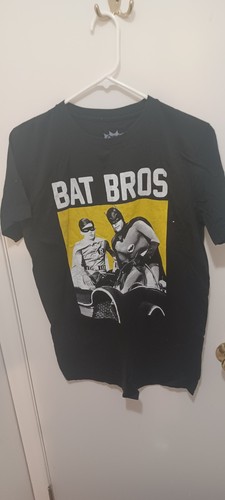 Batman & Robin Men's Medium T-Shirt  "Bat Bros"