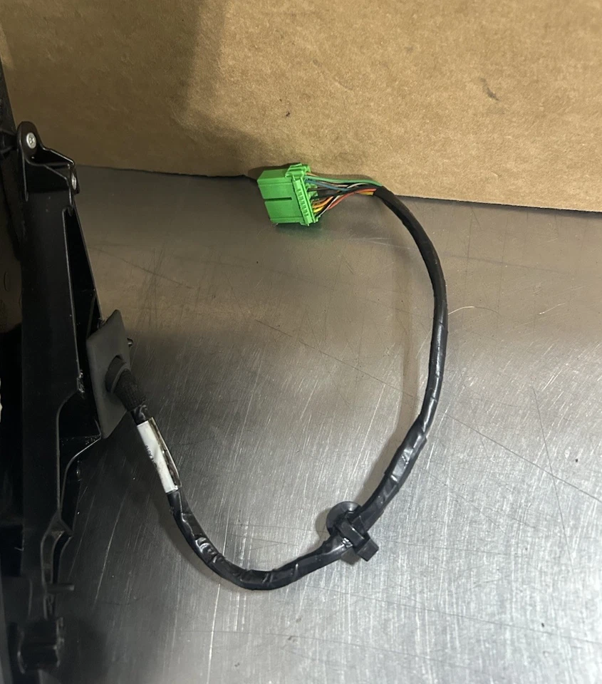 ✅2010 - 2013 Volvo XC60 Side View Mirror Right (No Camera)Passenger side OEM #41 - Image 2 of 4