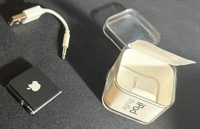 Apple iPod shuffle 4. Generation 2GB Schwarz A1373 mit OVP