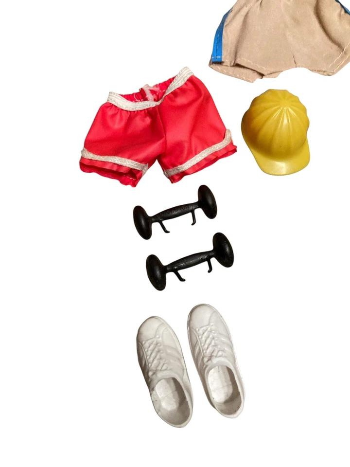 Vintage Mattel Big Jim Action Figure Accessories Mixed Lot and Clothes - Image 2 of 4